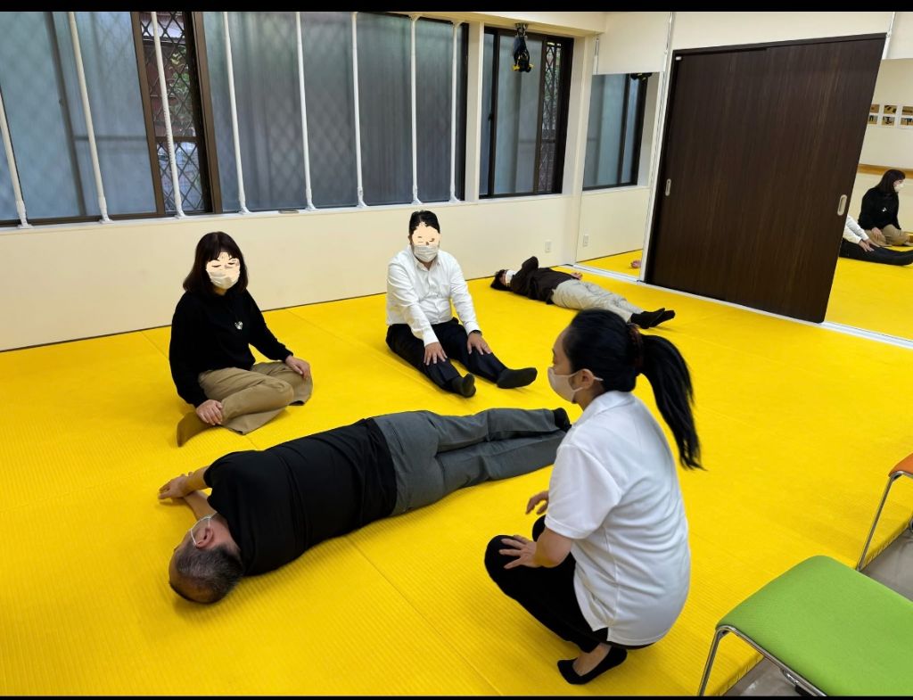 床でのストレッチ
